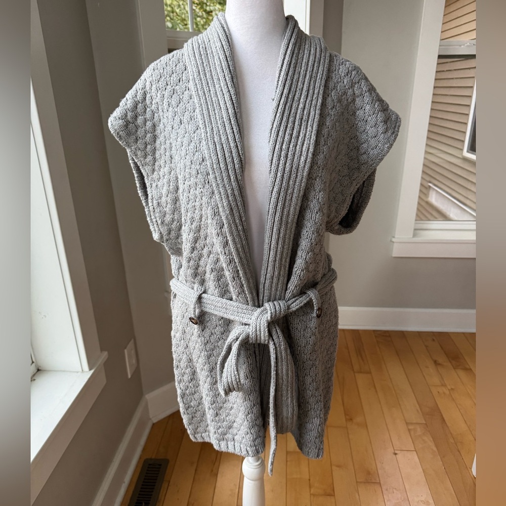 Lands’ End Light Gray Shaker Knit Shawl Collar Sleeveless Belted Sweater Vest L